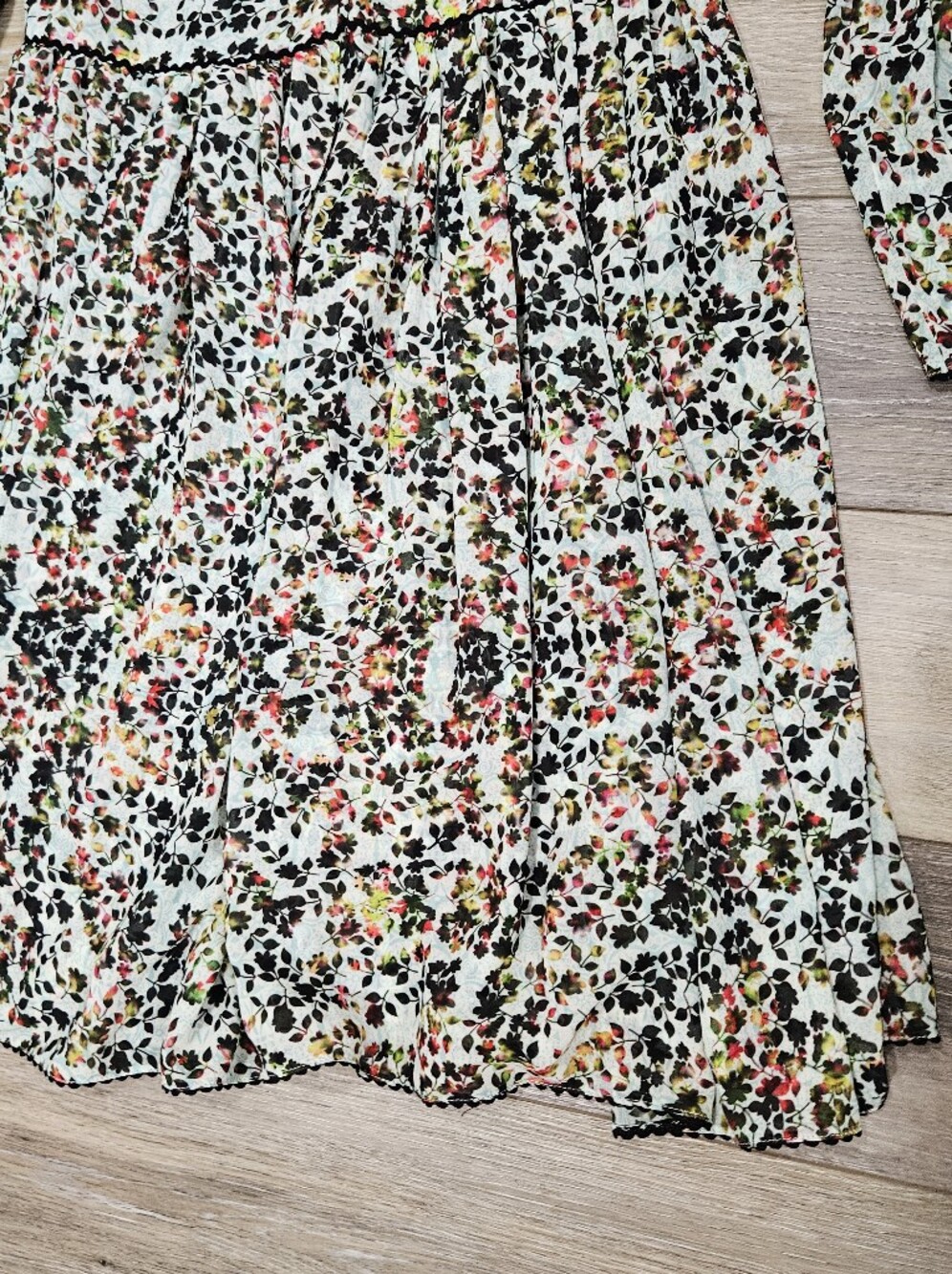Anthropolpgie Bhanuni Libra Embroidered Floral Bell-Sleeve Mini Dress Size 6 - Picture 9 of 9